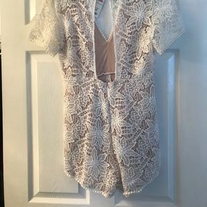 Love Tree white crochet Romper size Large